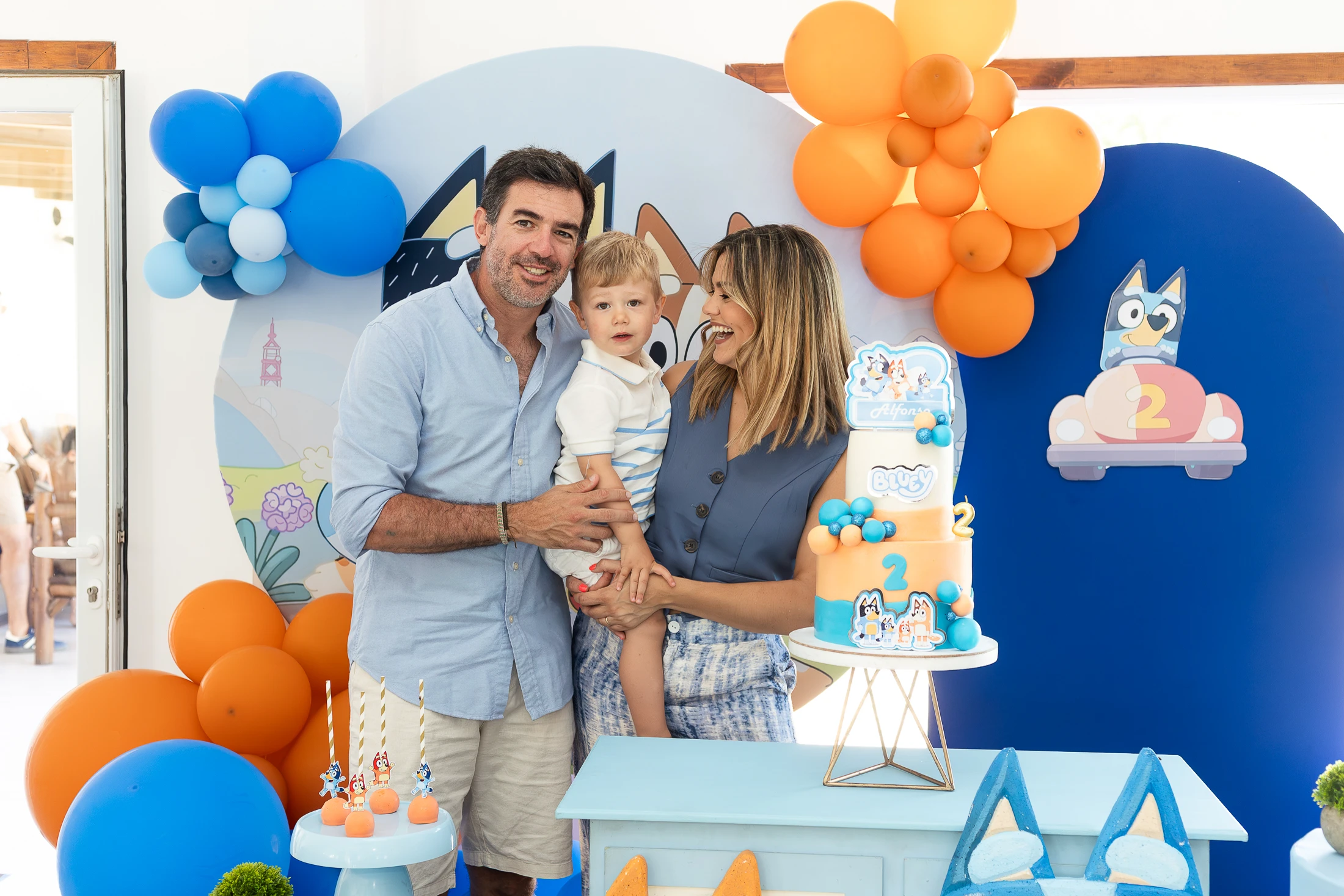 Alfonso junto a su familia